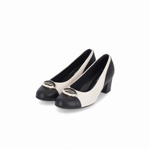 Scarpin Laura Salto Médio Off White com Preto