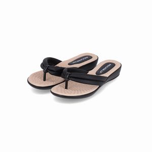 Chinelo Camila Preto