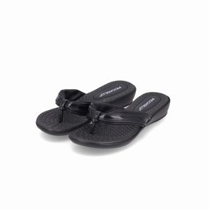 Chinelo Camila Preto