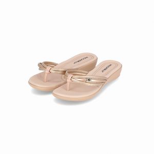 Chinelo Camila Ouro