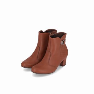 Bota Laura Cano Curto Salto Médio Conhaque
