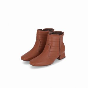 Bota Tati Cano Curto Salto Médio Conhaque