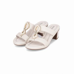 Tamanco Paola Salto Médio Off White