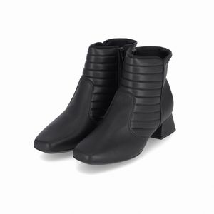 Bota Tati Cano Curto Salto Médio Preto