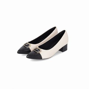 Scarpin Taci Salto Médio Off White/Preto