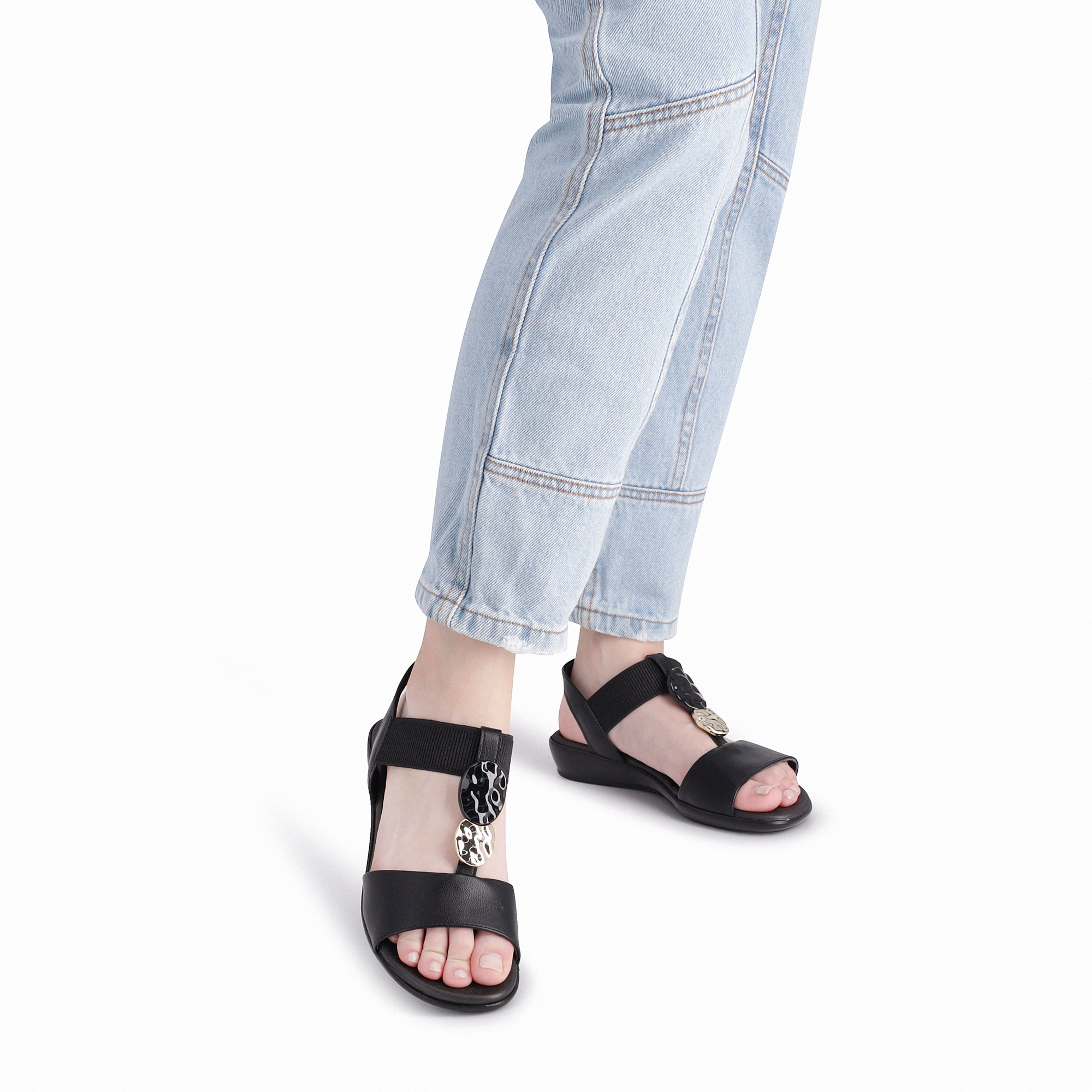 MRP 34-38T SGC05 ブラックガイド Sandália Camila Anabela Baixo Preto | Piccadilly