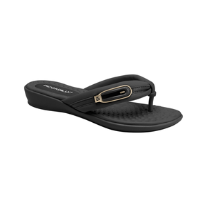 Chinelo Camila Preto